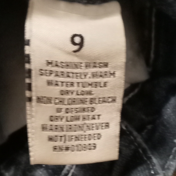 Distorted Jeans - Picture 3 of 8